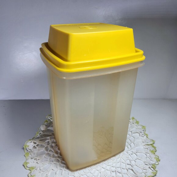 Vintage Tupperware 3-Pc Pick-A-Deli Pickle Keeper Frosted W Yellow Lid & Insert - Picture 4 of 7